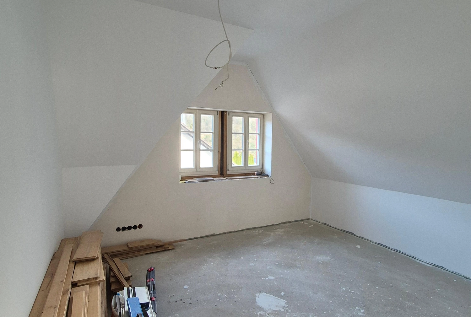 Stichnote - Sanierung der Dachfenster, Dämmung, Brandschutz und Trockenbauwände - Trockenbau 