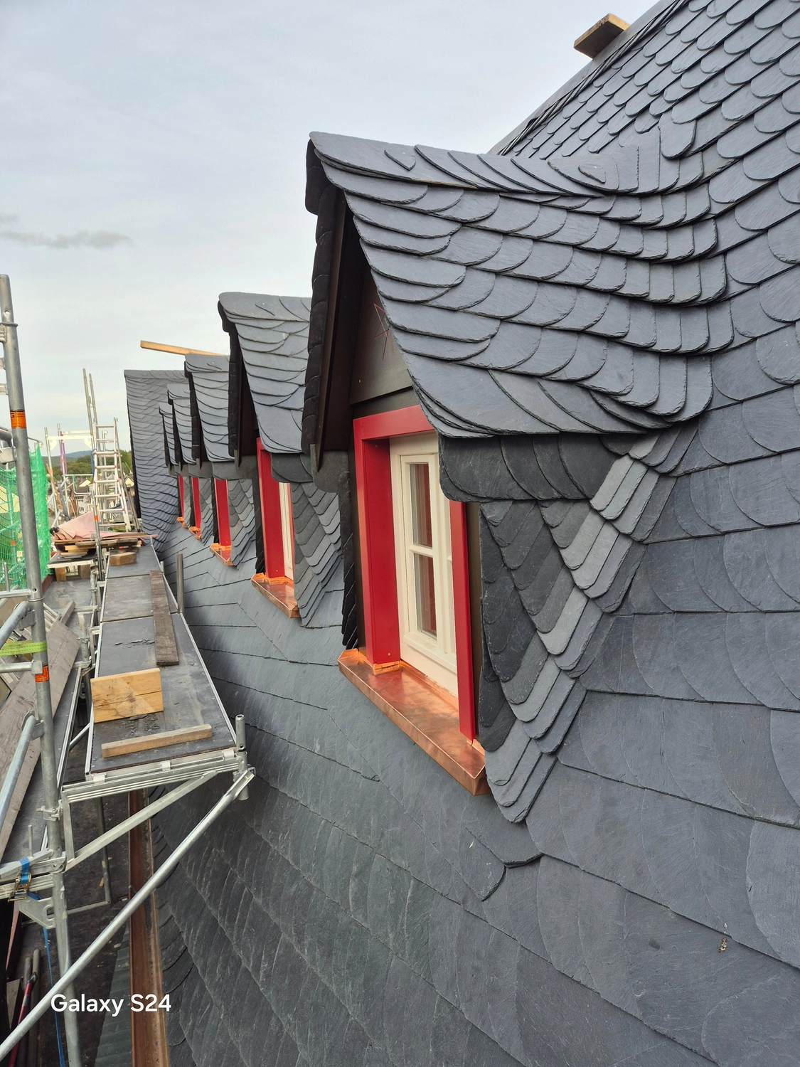 Stichnote - Sanierung der Dachfenster, Dämmung, Brandschutz und Trockenbauwände - EnergetischeDachsanierung